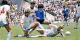 Diego Maradona usava uniforme da nova parceira do Atltico quando fez gols histricos contra a Inglaterra na Copa do Mundo de 1986, ano em que a Argentina foi campe.