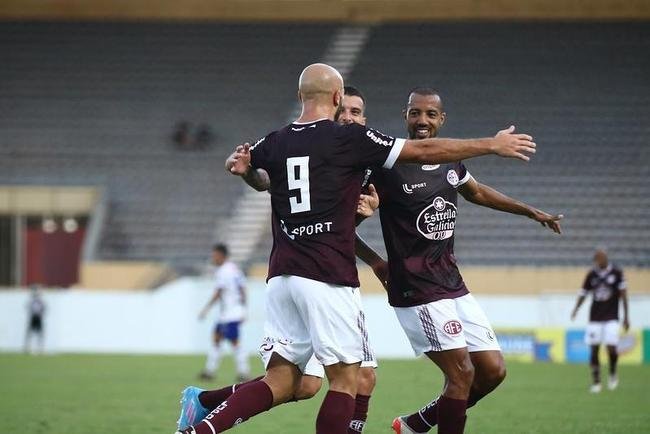 Ferroviria venceu com trs gols de Michel, dois de Welinton Torro (ex-Cruzeiro), um de Bruno Xavier, um de Tony (ex-Amrica) e um de Jhoninha