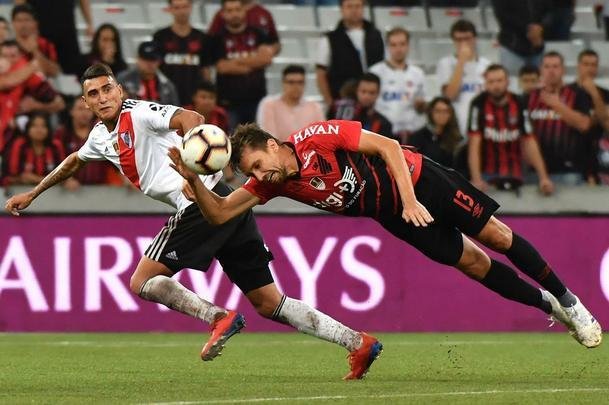 Matas Surez (31 anos) - O atacante disputa uma vaga com Pratto no ataque. Surez participou da Copa Amrica com a Seleo Argentina e teve pouco tempo para se preparar para o jogo contra o Cruzeiro. A tendncia, contudo,  que ele comece a partida. Surez tem experincia no futebol europeu, onde atuou pelo Anderlecht.