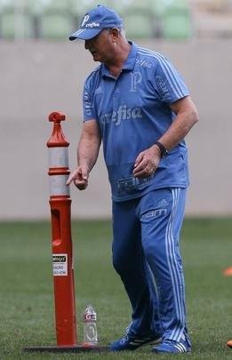 Felipo comandou treino do Palmeiras no Independncia visando ao jogo de quarta, s 21h45, no Mineiro, contra o Cruzeiro, pela semifinal da Copa do Brasil. Time precisa vencer para ir  deciso