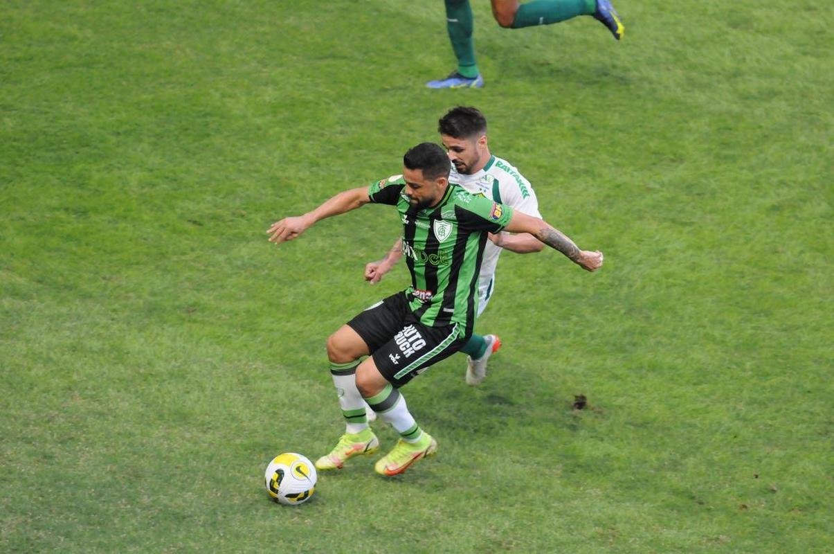 Amrica e Cuiab se enfrentaram, no Independncia, pela 9 rodada do Campeonato Brasileiro