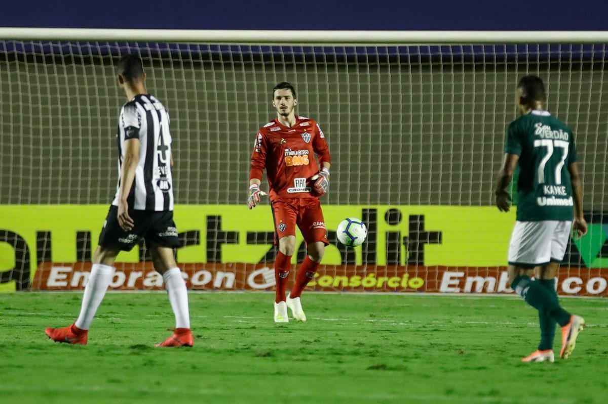 Fotos do duelo entre Gois e Atltico, no Serra Dourada, em Goinia, pela 12 rodada do Brasileiro