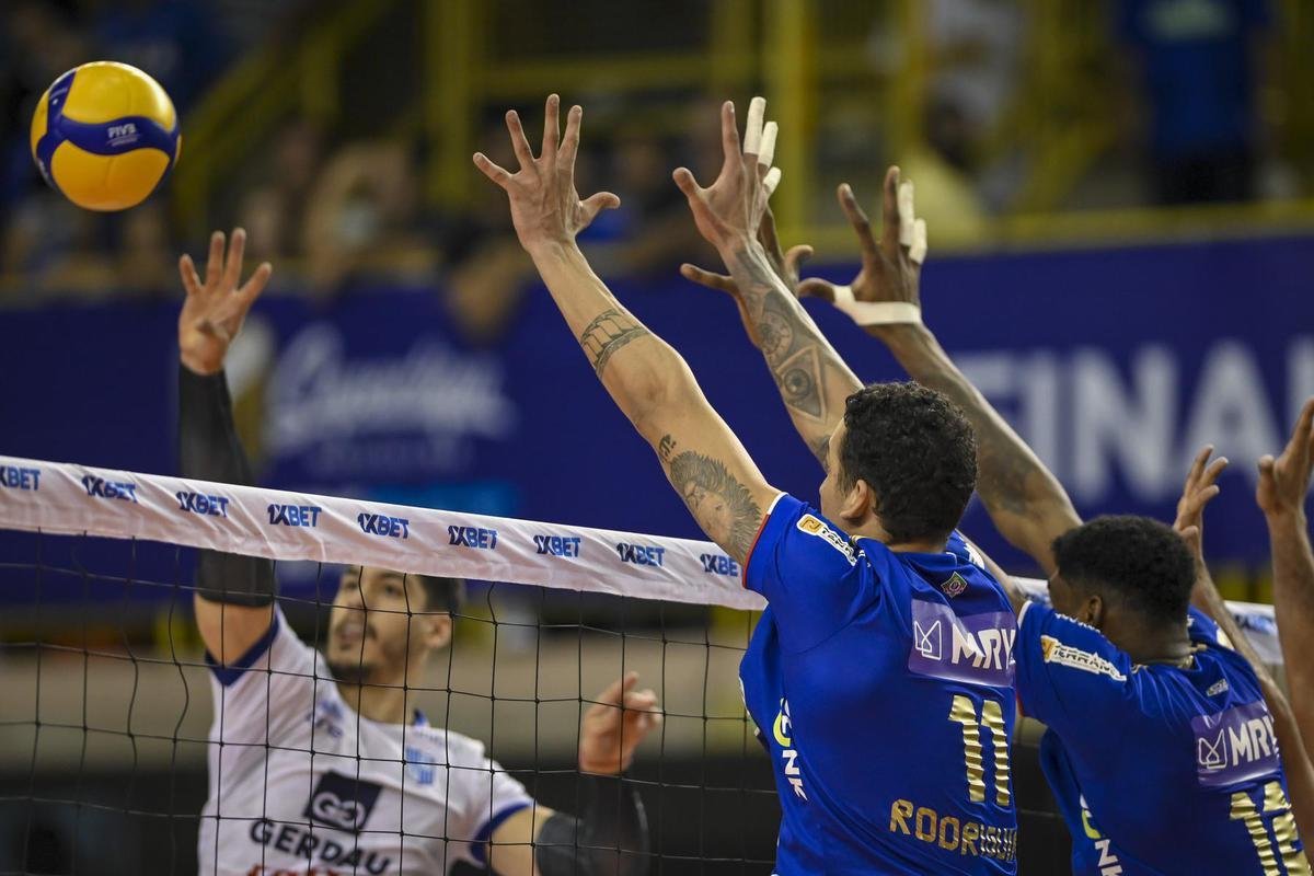 Cruzeiro venceu o Minas no tie-break no primeiro jogo da final da Superliga