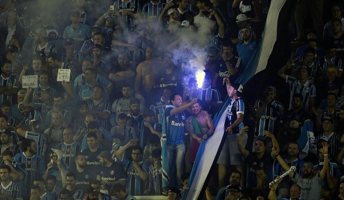 Grmio vence Lans de novo na Argentina e conquista o tri da Copa Libertadores