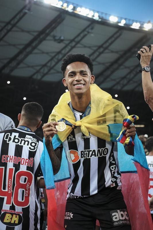 Meia Dylan foi vendido ao New England Revolution, dos Estados Unidos, em abril.