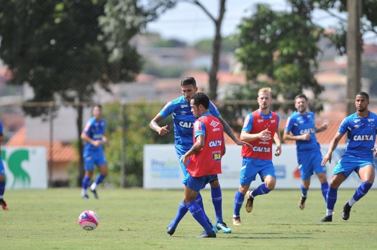 Fotos do ltimo treino do Cruzeiro antes de enfrentar a Caldense (Alexandre Guzanshe/EM D.A Press)