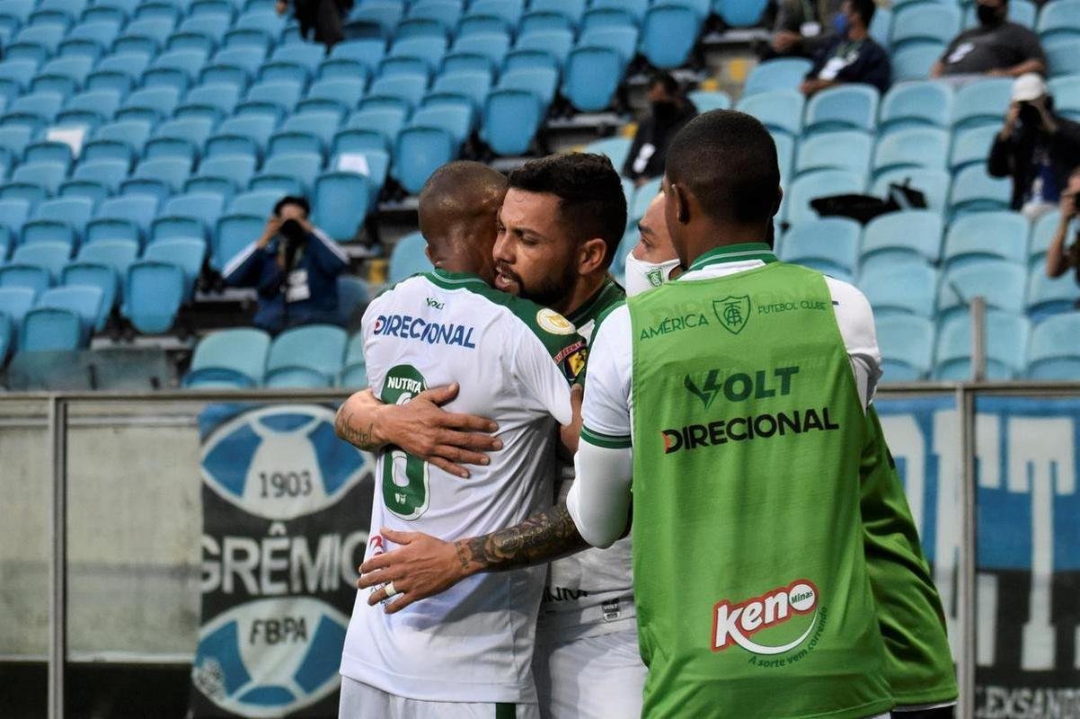 Grmio e Amrica se enfrentaram em Porto Alegre, pela 13 rodada do Campeonato Brasileiro