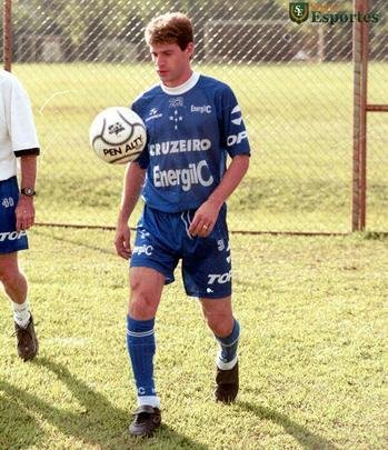 Atacante Túlio Maravilha na Toca da Raposa I em 1999, em curta passagem pelo Cruzeiro