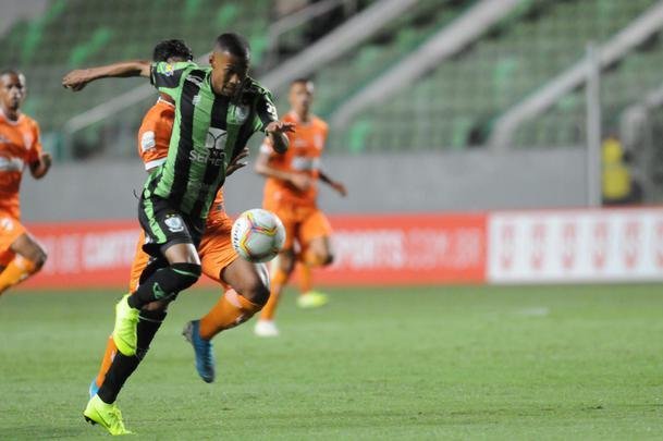 Com gols de Felipe Augusto e Al, Amrica venceu Coimbra por 2 a 0, nesta segunda-feira, no Independncia, pela sexta rodada do Campeonato Mineiro