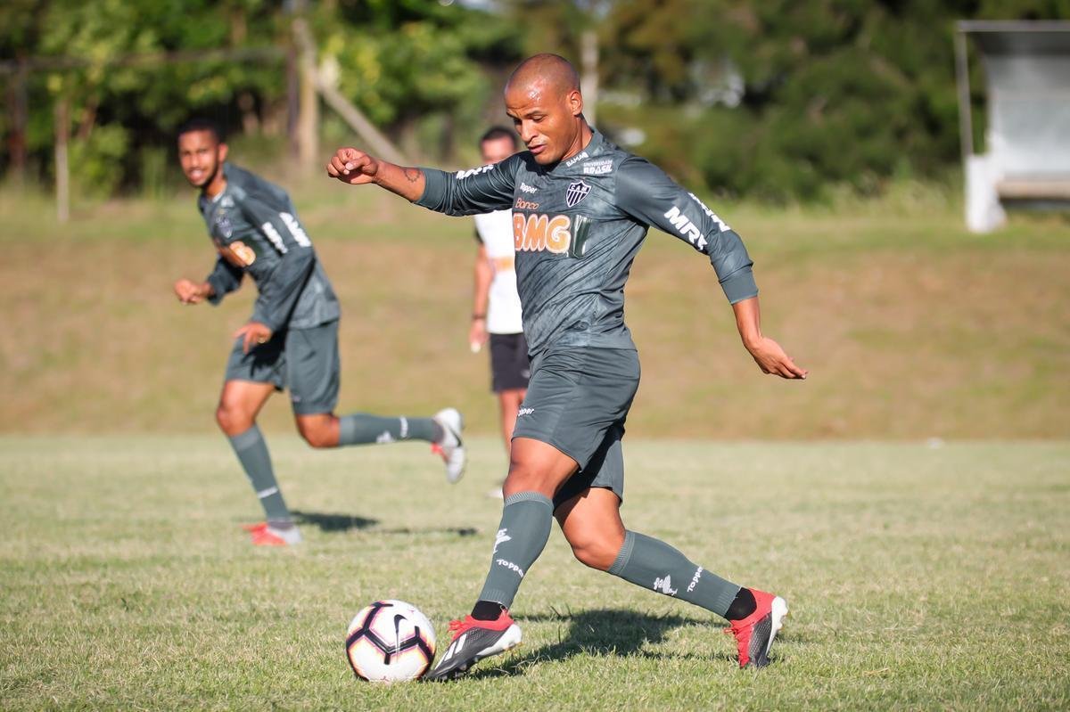 Jogadores do Atltico treinaram no CT do Danubio, em Montevidu, nesta tera-feira