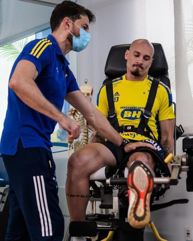 Fotos do primeiro dia de trabalho do Cruzeiro em 2022 na Toca da Raposa II