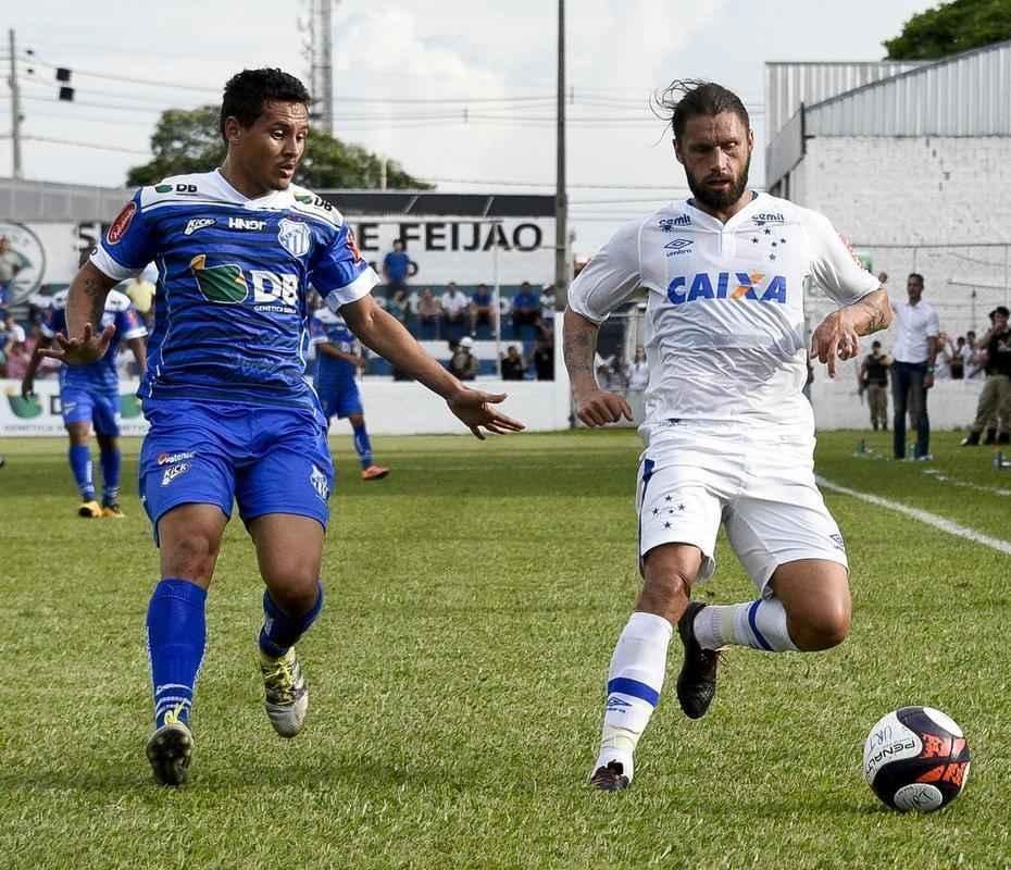 URT e Cruzeiro empataram por 1 a 1 neste sbado