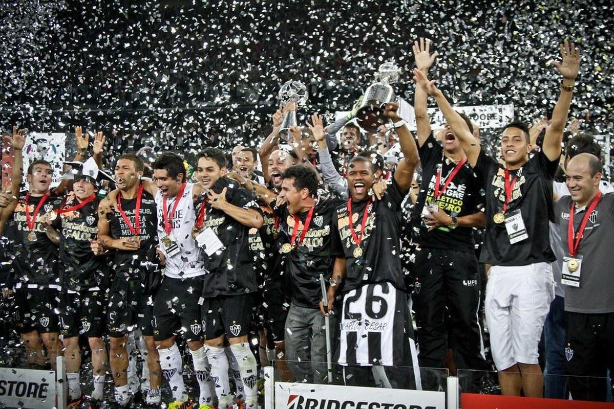 Na final de 2013, a histria se repetiu. O Atltico perdeu o primeiro jogo para o Olimpia, no Paraguai, por 2 a 0. Na volta, no Mineiro, devolveu o placar com gols de J e Leonardo Silva. Nos pnaltis, o Galo venceu por 4 a 3 e conquistou o indito ttulo da Libertadores.