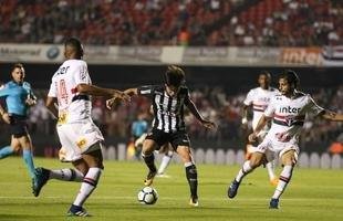 Atl�tico saiu atr�s, conseguiu virada com R�ger Guedes e Ricardo Oliveira, mas cedeu empate no Morumbi