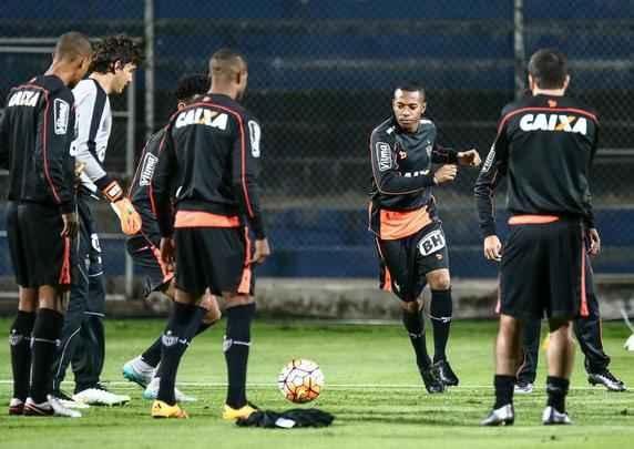 Fotos do treino do Atlético no Estádio Rumiñahui