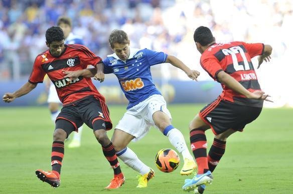 Galeria de fotos do jogo entre Cruzeiro e Flamengo, no Mineiro, pela 19 rodada do Brasileiro