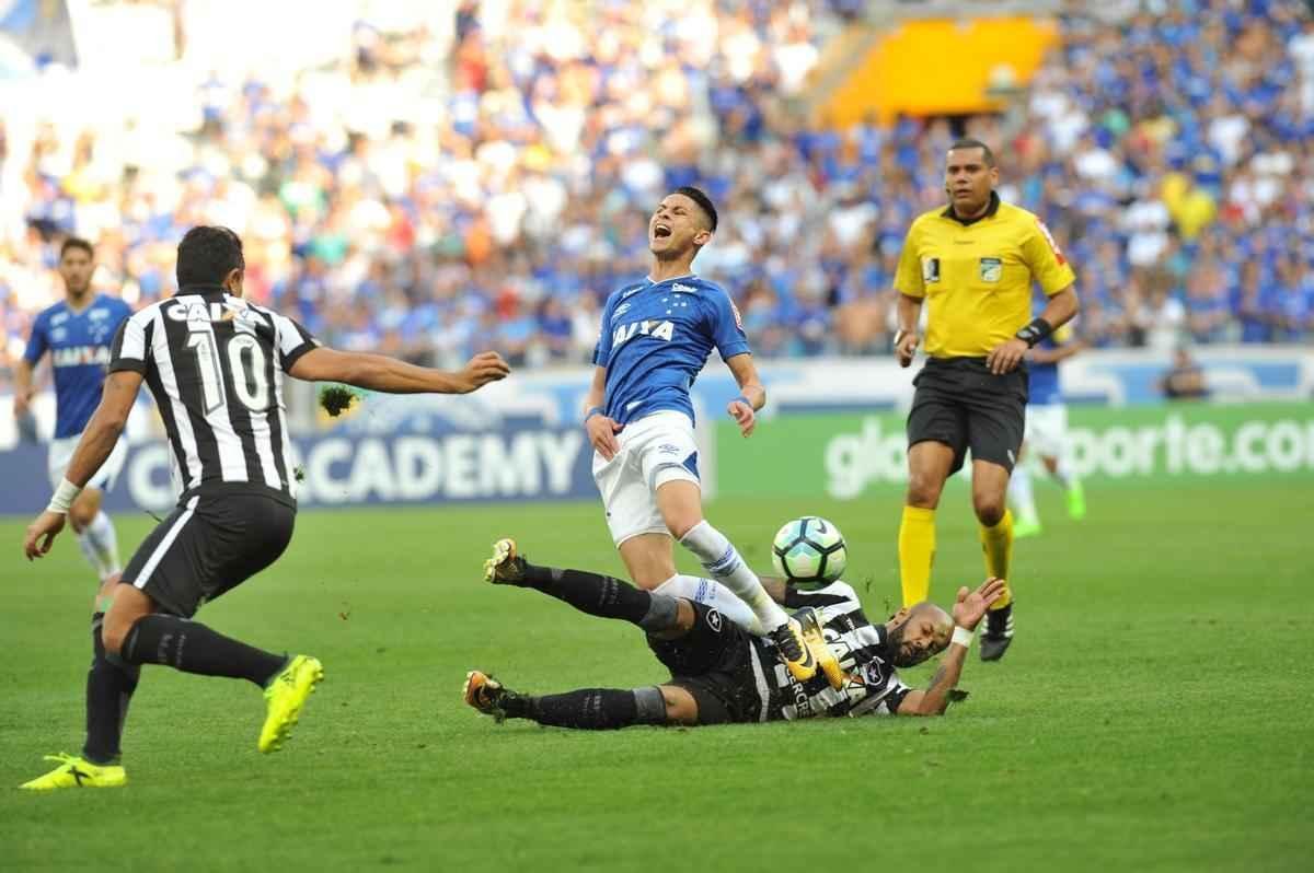 Imagens do jogo entre Cruzeiro e Botafogo, pela 19 rodada do Brasileiro, no Mineiro