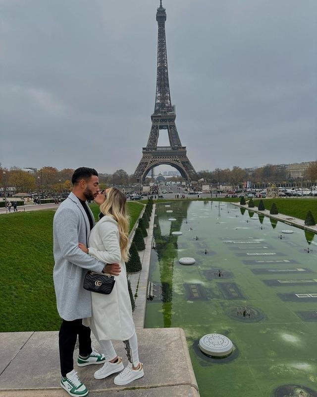 Nathan Silva na Frana com a namorada
