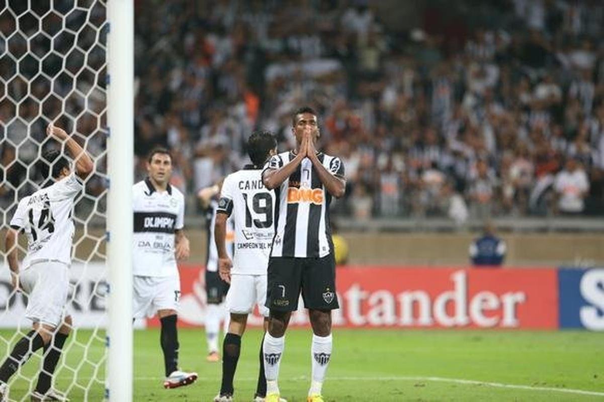 Imagens da partida final da Libertadores entre Atltico e Olimpia
