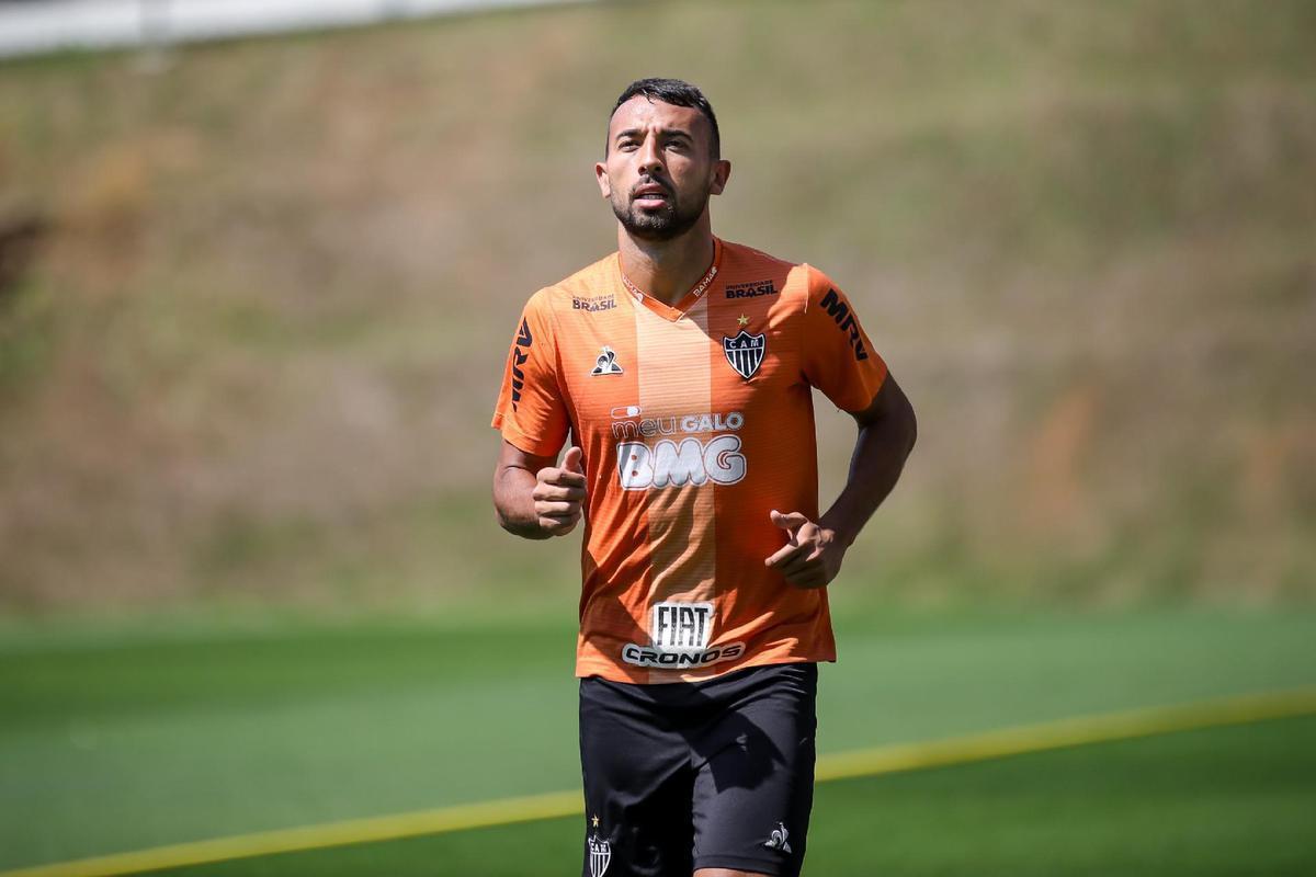 Ramón Martínez - O volante paraguaio também foi afastado pelo técnico Jorge Sampaoli. O jogador passou pela equipe de transição até ser emprestado ao Coritiba. No Coxa foram sete partidas, duas delas como titular, até o afastamento em função do teste positivo para COVID-19.