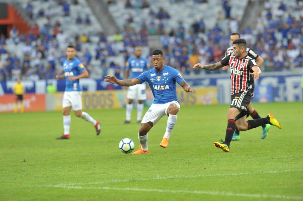 Fotos do jogo entre Cruzeiro e So Paulo
