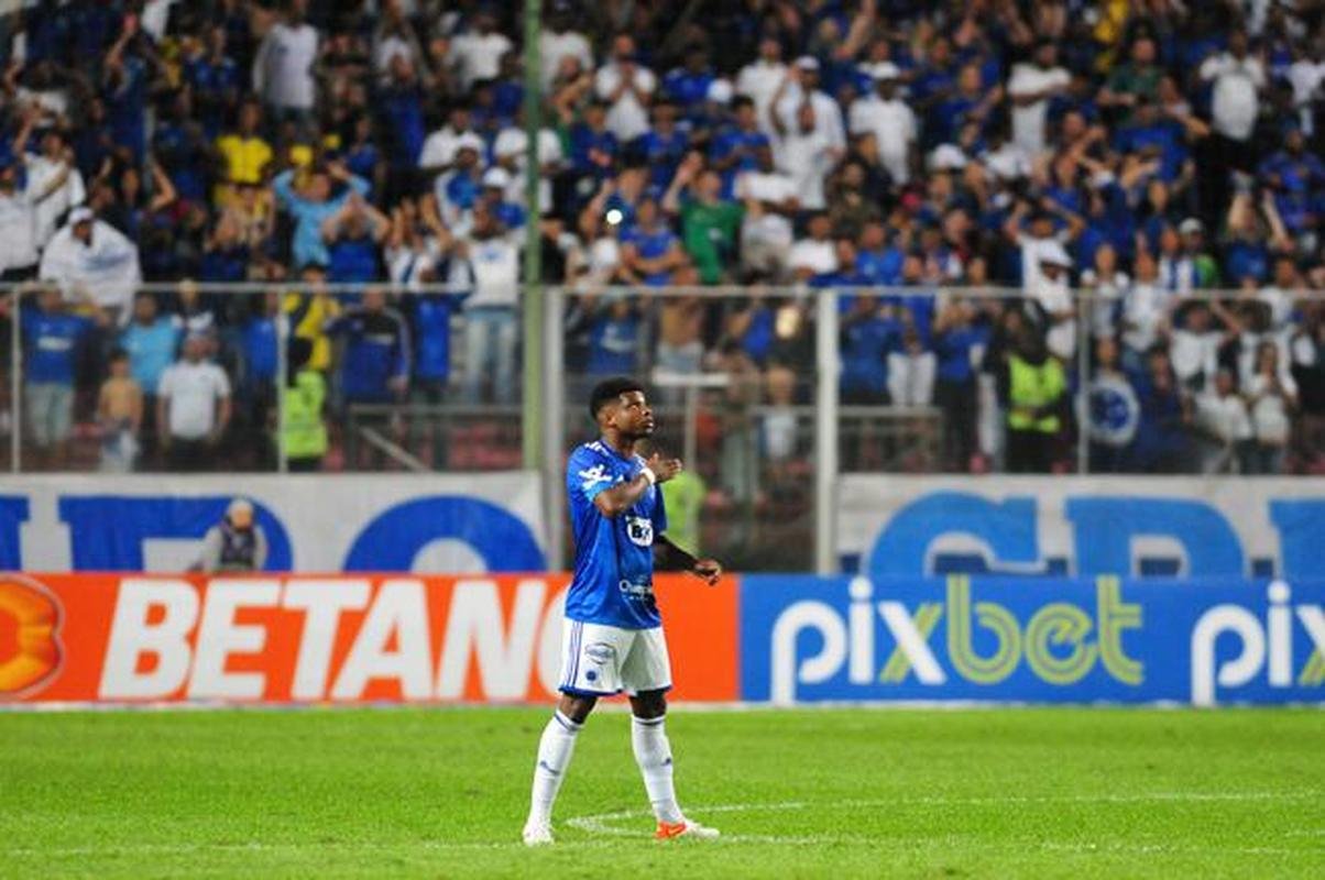 O Cruzeiro goleou o Nutico por 4 a 0 no Independncia, em Belo Horizonte, na 26 rodada da Srie B