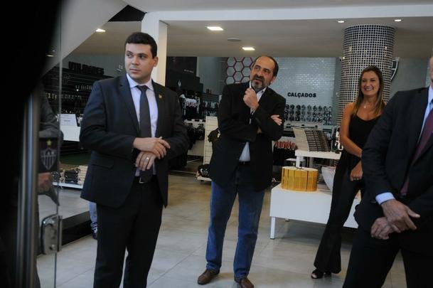 Com festa dos torcedores, Conselho Deliberativo do Atltico aprovou construo do estdio