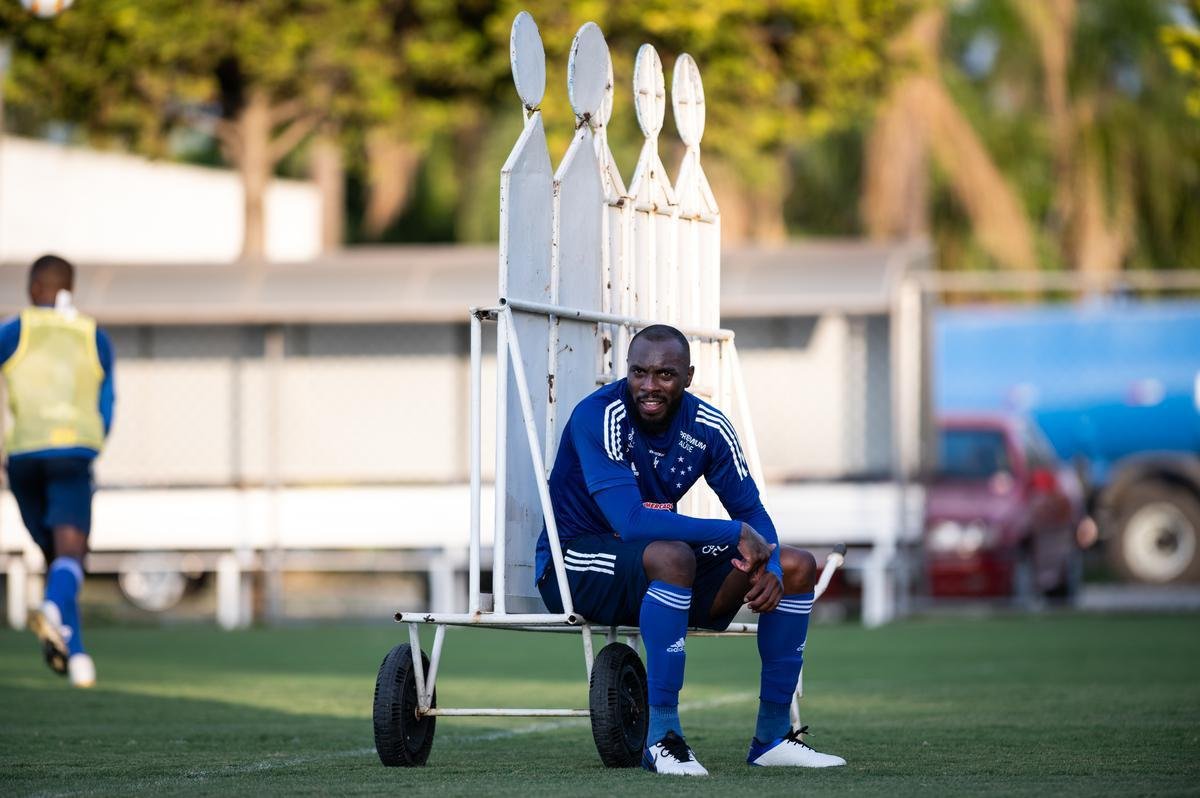 Imagens do treino do Cruzeiro desta segunda-feira na Toca da Raposa II