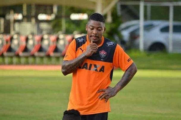 Marinho, atacante, foi para o Vitória