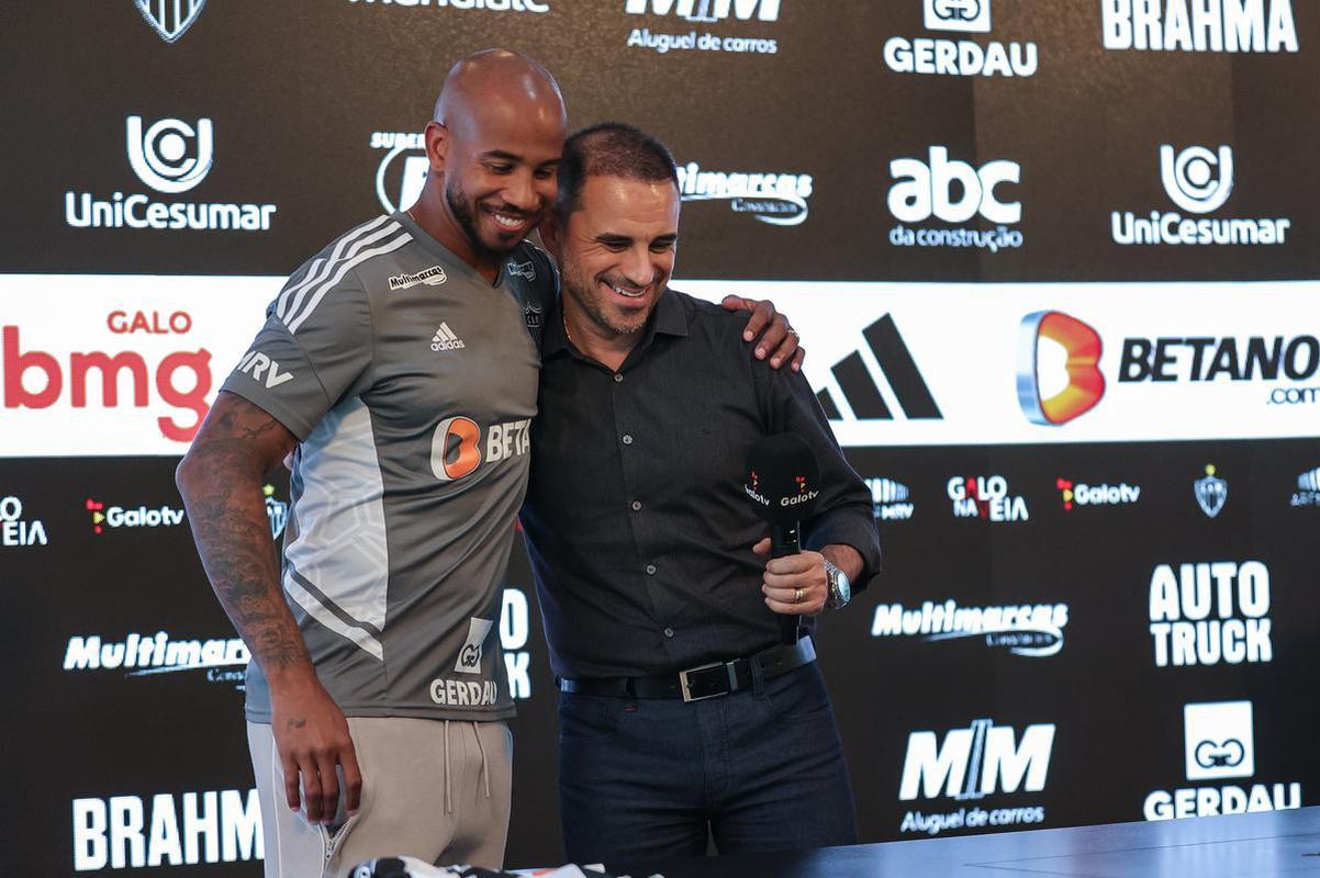 Veja fotos da apresentao de Patrick no Atltico