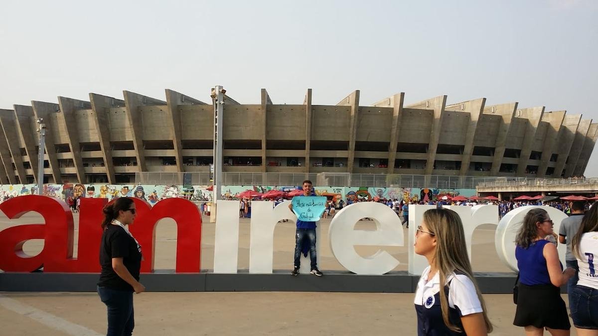 Campanha de identidade de Minas Gerais tem interveno semelhante ao letreiro de Amsterd, na Holanda