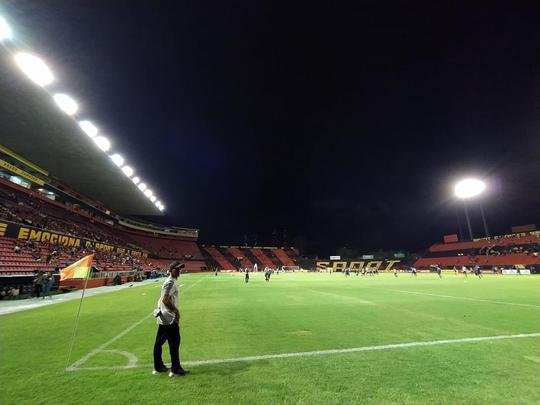 O Sport recebeu o Retrô FC em jogo adiantado da 5ª rodada do Campeonato Pernambucano. A partida marcou a estreia da Ilha do Retiro na temporada 2020