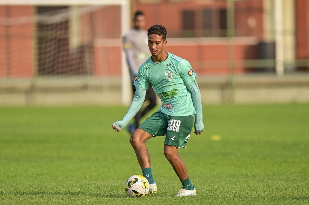 Em preparao para enfrentar o Corinthians no prximo domingo (18/9), o Amrica treinou nesta tera-feira (13/9)