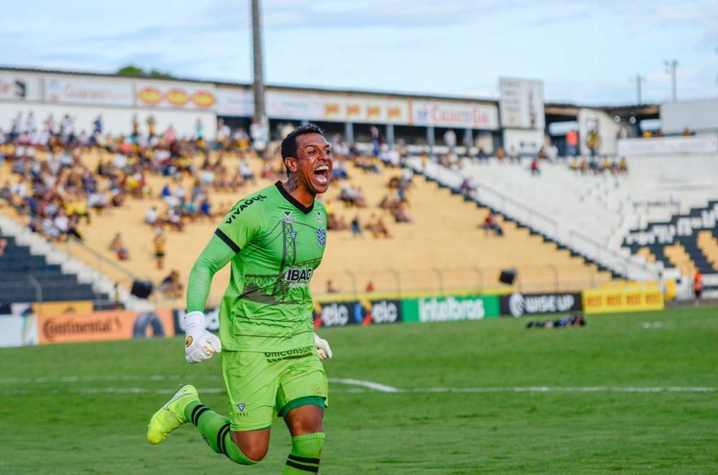 Sido (goleiro): aos 38 anos, teve passagens por diversos clubes do Brasil. Em novembro, encerrou sua passagem pelo Figueirense