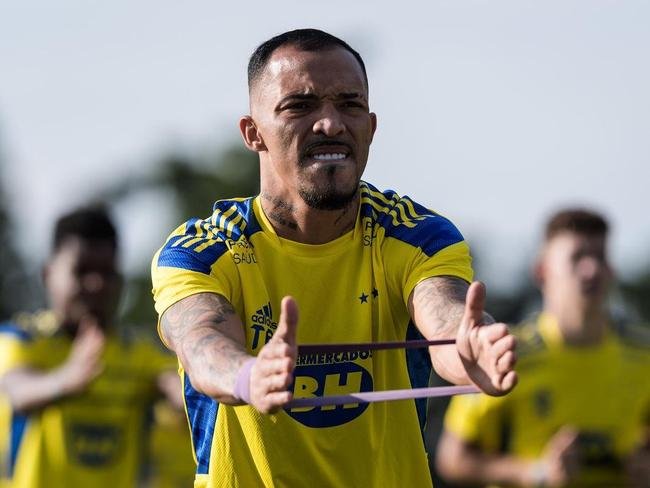 Joseph assinou com o Cruzeiro at o fim da Srie B