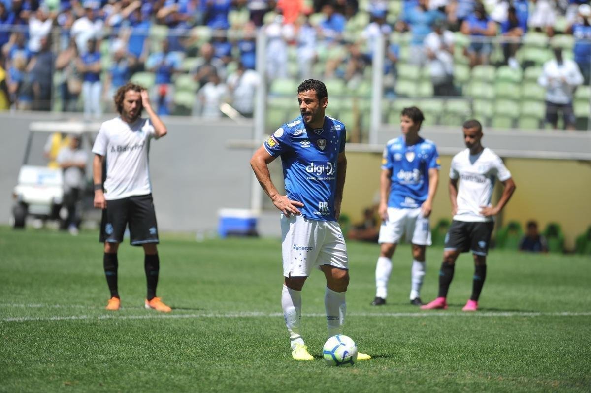 Lances da partida entre Cruzeiro e Grmio, no Independncia, pela 18 rodada do Campeonato Brasileiro