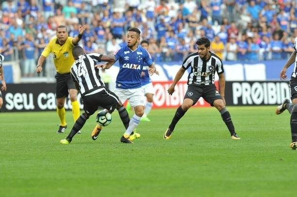 Imagens do jogo entre Cruzeiro e Botafogo, pela 19 rodada do Brasileiro, no Mineiro