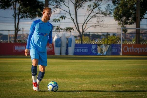 Cruzeiro encerrou preparao para jogo com Palmeiras em treino fechado na Toca da Raposa II
