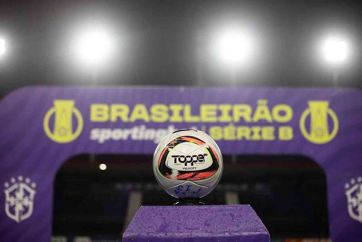 Fotos da partida entre CSA e Cruzeiro, nesta quarta-feira (20), no Rei Pelé, em Maceió. Jogo é válido pela 19ª rodada da Série B do Campeonato Brasileiro.
