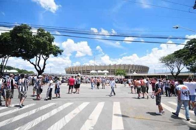 Torcida do Atltico chega ao Mineiro 