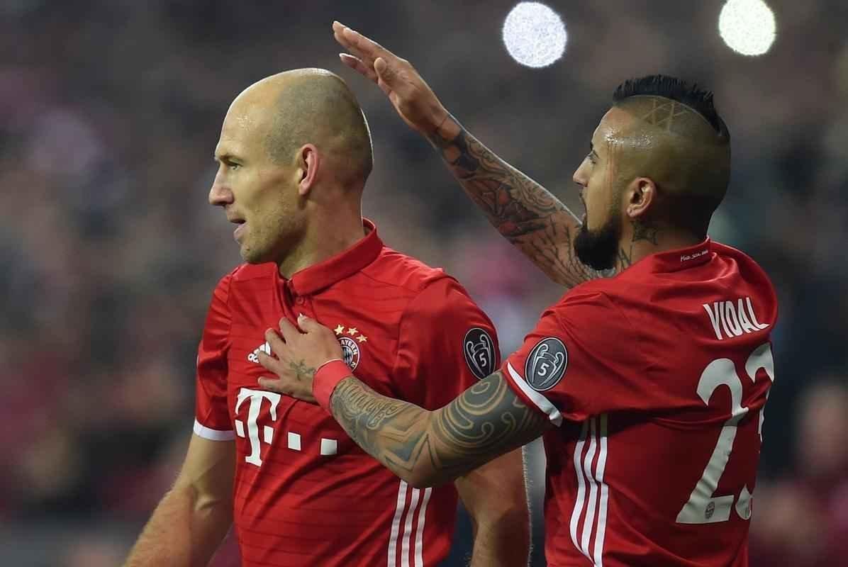 Thiago Alcntara (2), Robben, Lewandowski e Muller marcaram os gols alemes; Snchez descontou para o Arsenal