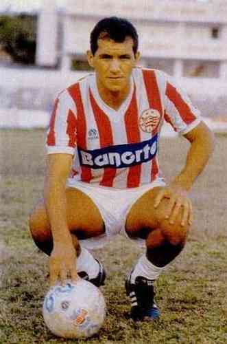 1990 - Bizu, do Nutico, foi o artilheiro com sete gols