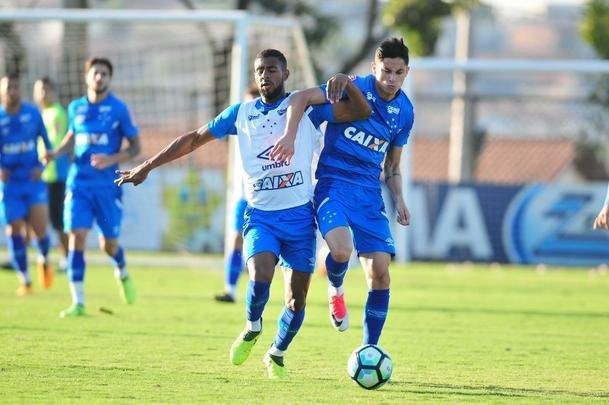 Imagens do treino do Cruzeiro desta quinta-feira, na Toca da Raposa II (Alexandre Guzanshe/EM D.A Press)