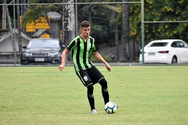14. Lucas Luan (lateral-esquerdo) - 21 anos