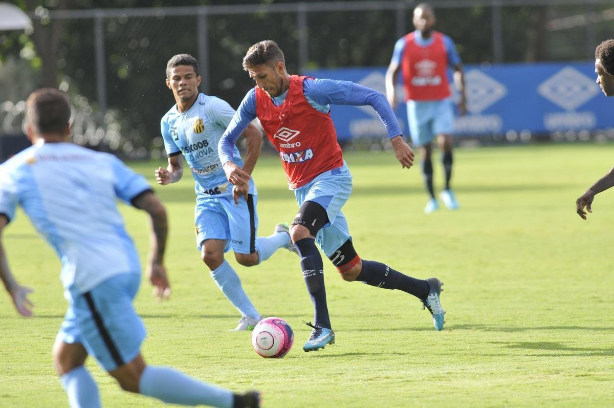Com gols de Judivan e Rafael Sobis, Cruzeiro venceu Betinense por 2 a 0 em jogo-treino