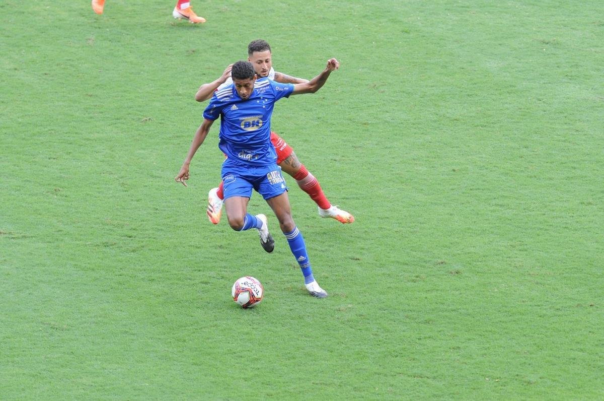 Fotos do empate por 0 a 0 entre Cruzeiro e Tombense, no Mineiro, em Belo Horizonte, pela sexta rodada do Campeonato Mineiro de 2021. Goleiro cruzeirense Fbio pegou um pnalti cobrado por Paulinho Dias e evitou o revs.
