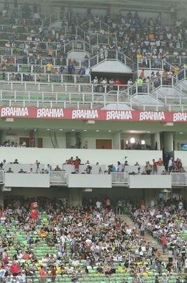 Imagens da torcida do Atltico no clssico contra o Cruzeiro, no Independncia, pelo Campeonato Brasileiro 