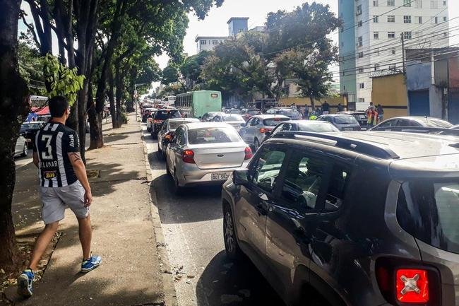 Fotos da chegada da torcida do Atltico ao Mineiro para o clssico contra o Cruzeiro pela nona rodada do Mineiro 