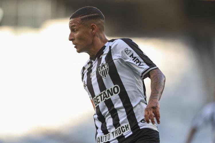 Fotos do clássico do centenário, entre Cruzeiro e Atlético, no Mineirão, em Belo Horizonte, pela nona rodada do Campeonato Mineiro