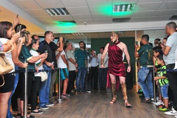 Coleo de uniformes do Amrica da temporada 2019. Clube adotou marca prpria, a Sparta. Por isso, desfile na loja do clube, no shopping Boulevard, em BH, foi ao estilo espartano